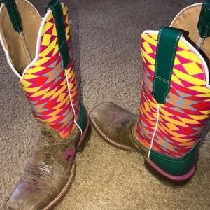 Cinch square toe boots